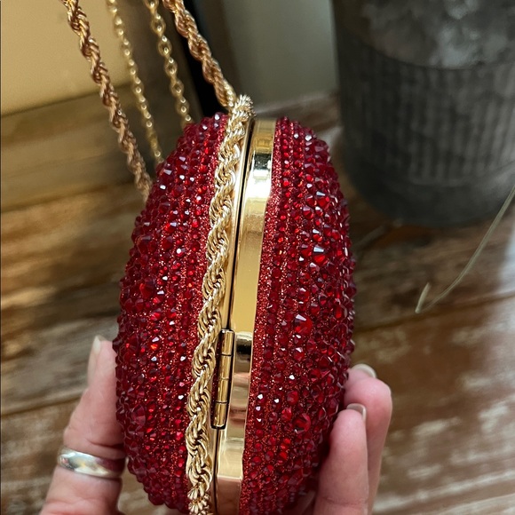 Red Heart-Shaped Glitter Clutch - Picture 7 of 8